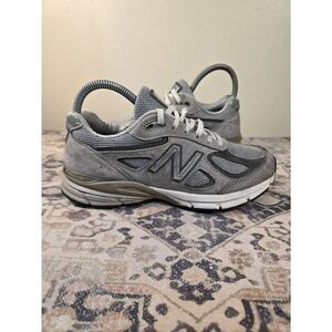New Balance 990v4 Women's Size 7 Men's 5.5 Running Shoes Gray Walking USA SUEDE